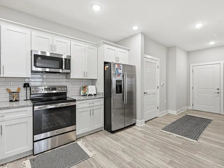 Pine Reserve Apartments — Photo 20