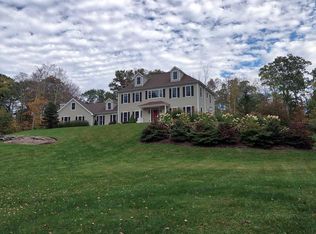 10 Westwood Dr, Great Barrington, MA 01230