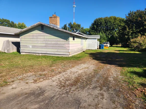 1735 Maywood Ave, Manistee, MI 49660