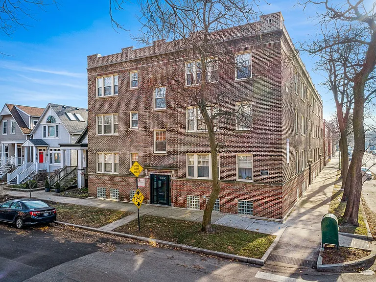 1849-51 W. Cornelia / 3449-55 N. Wolcott — Photo 3