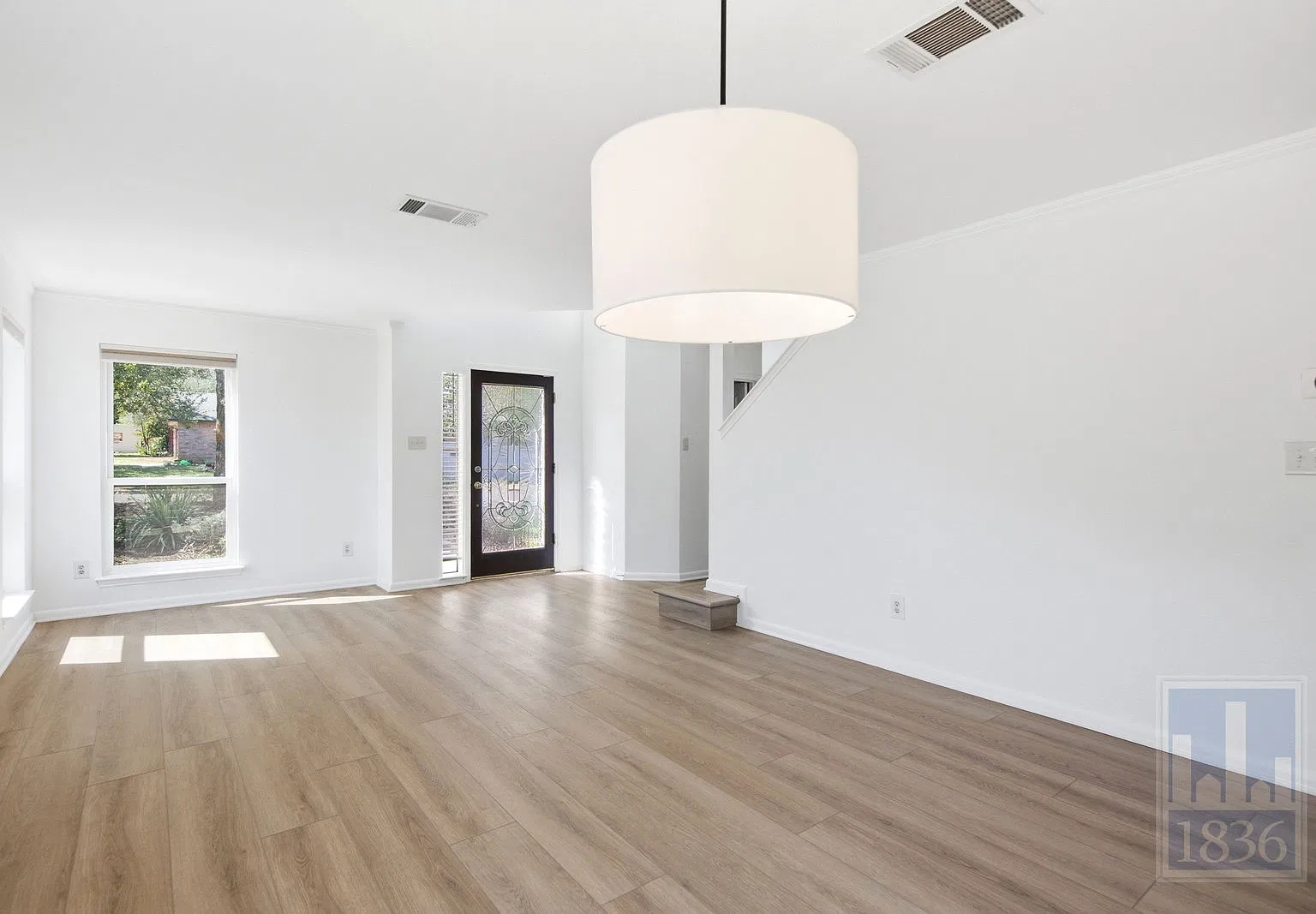 4 bed, 2.5 bath, 2247 sqft, $2,900 — Photo 3