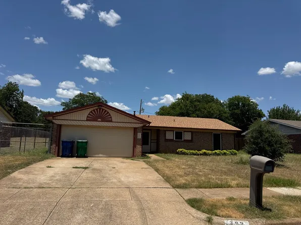 209 Hudson Ave, Crowley, TX 76036