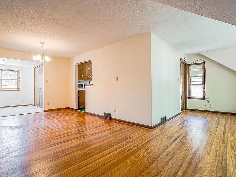 1st image of 1028 Orange Ave E #2