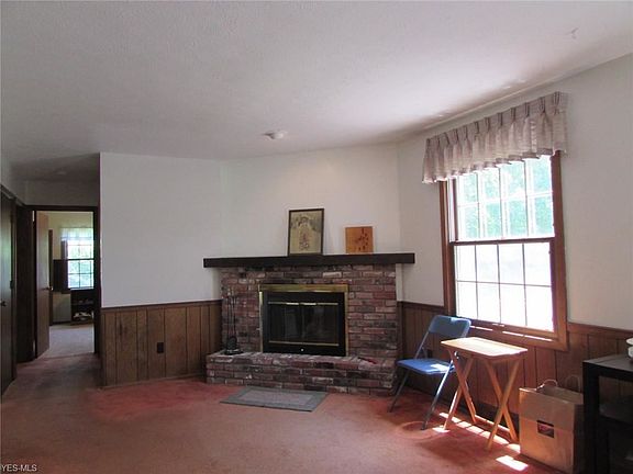 4th image of 32689 Greenwood Dr