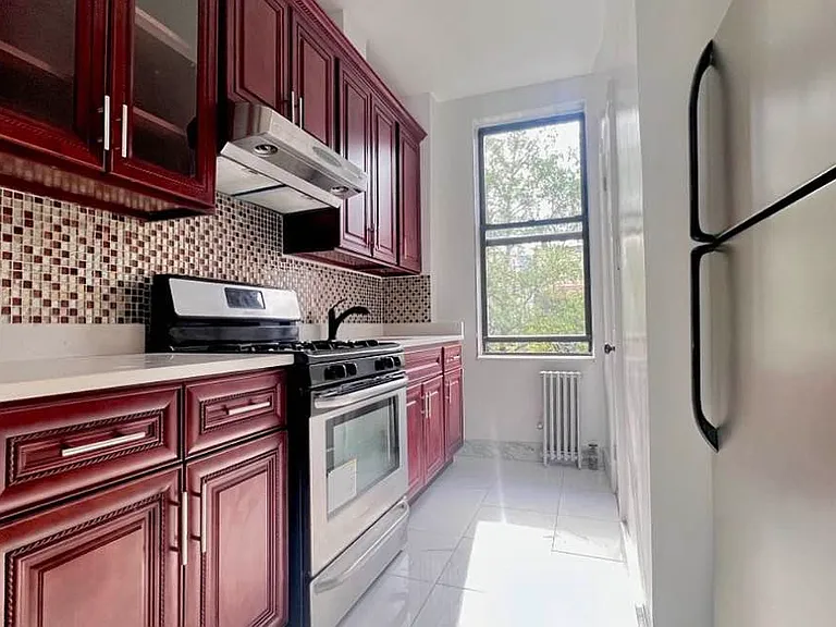 149 Leonard St #4 — Photo 1