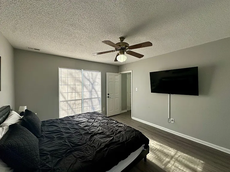 9501 Pondside Ln — Photo 27