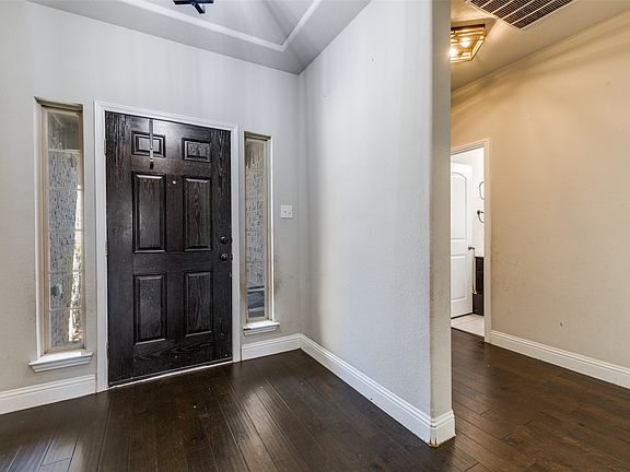 3rd image of 2022 Rosebury Ln
