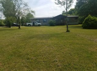 2107 Robert Rd, Bon Aqua, TN 37025