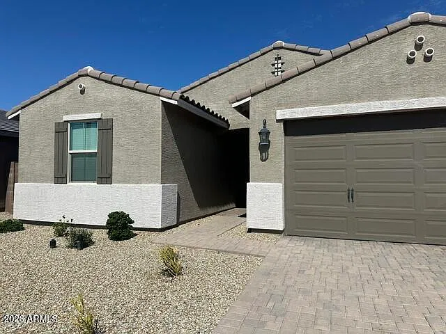 22416 W Kimberly Dr
