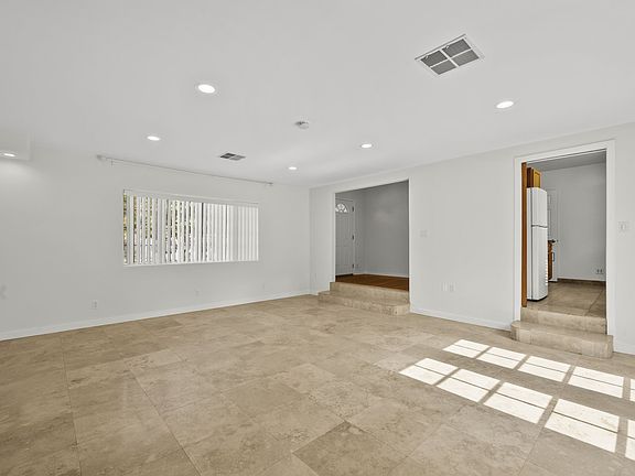 5th image of 8440 Oakdale Ave