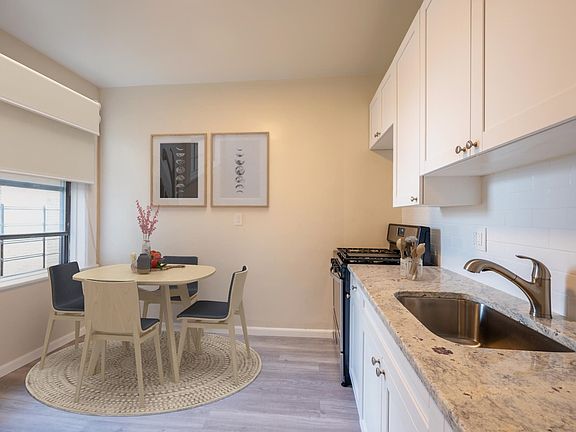 5th image of 270 Harrison Ave APT 502