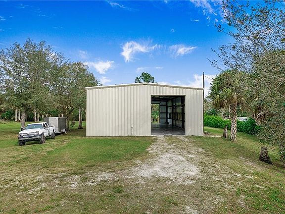 3rd image of 2591 White BLVD