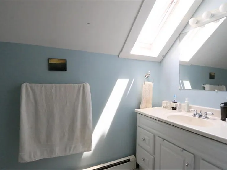 138 W Adams St #2 — Photo 10