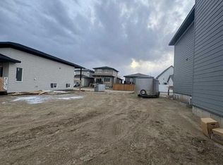 660 Devonia Rd W, Lethbridge, AB T1J 5J7