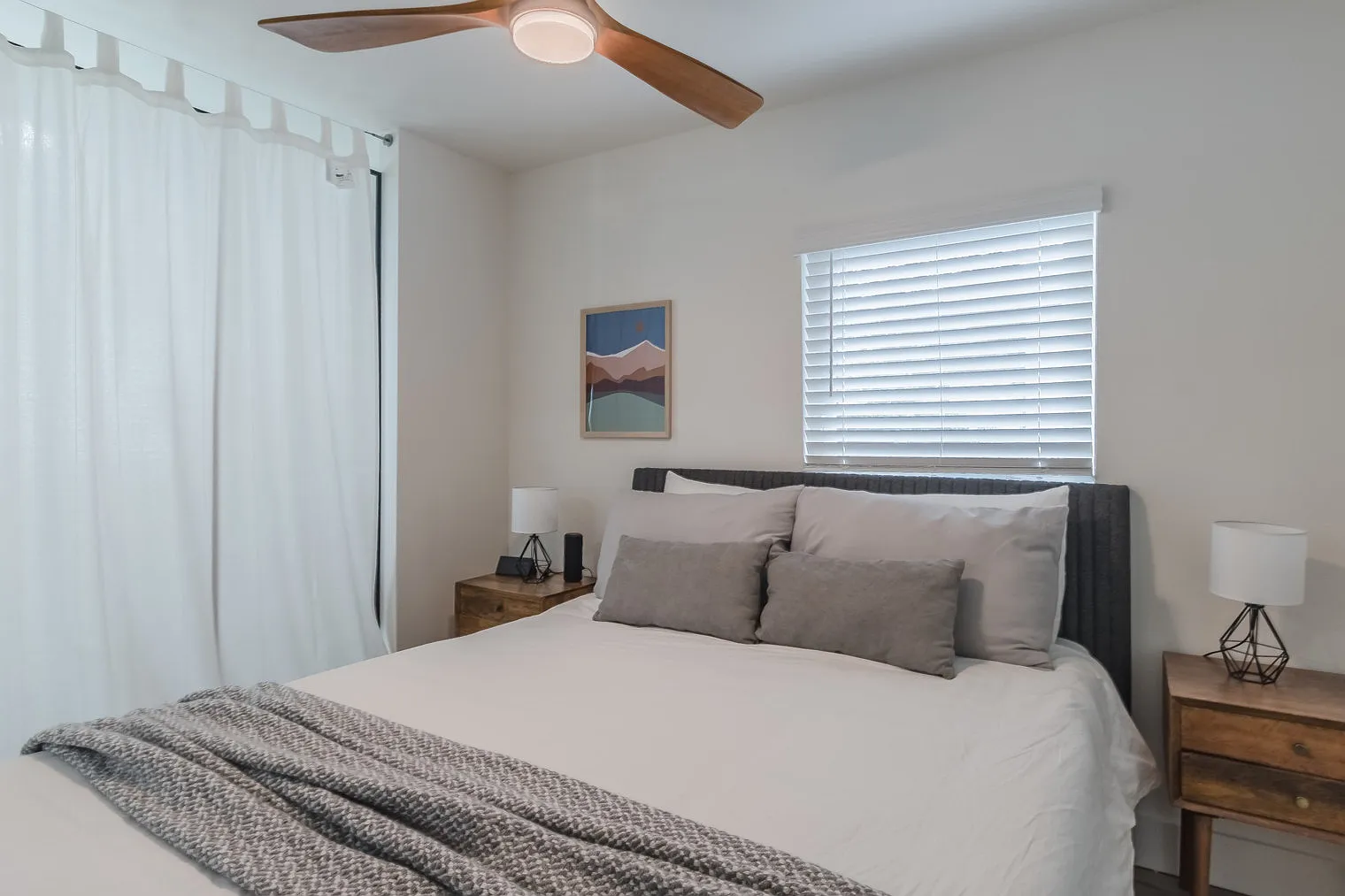 1 bed, 1.0 bath, $2,993 — Photo 3