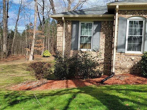 4th image of 401 Primrose Dr