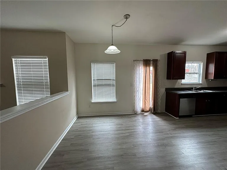 1335 Rocky Shoals Ln — Photo 6