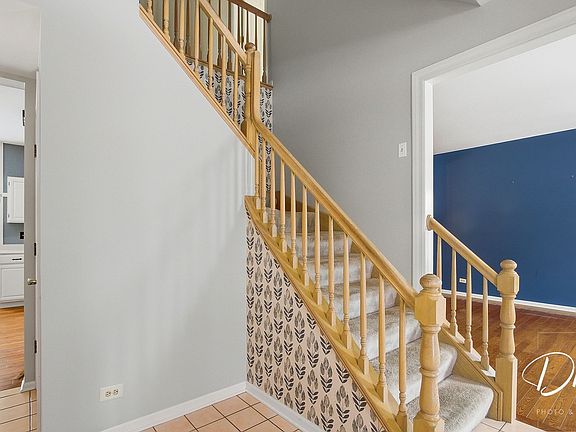 4th image of 275 N Cambridge Ct