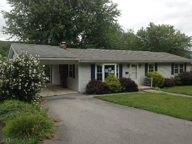 1st image of 814 Green Ln