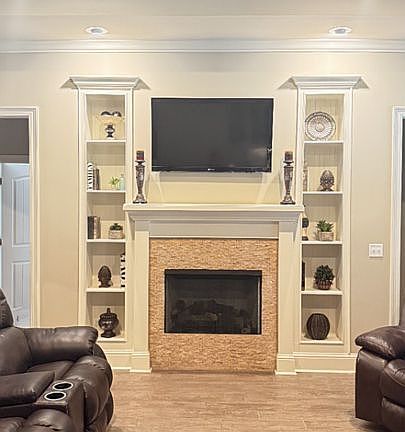 Built-Ins & Gas Fireplace