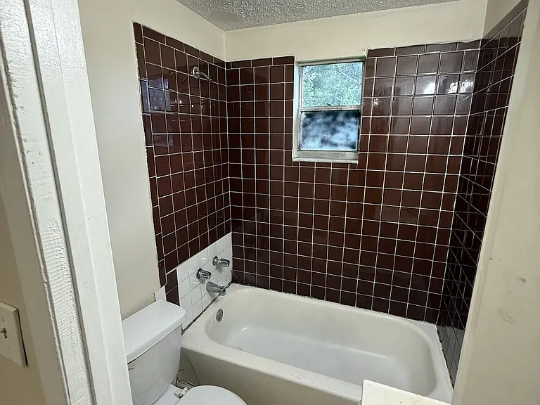2911 E 33rd Ave #B — Photo 13
