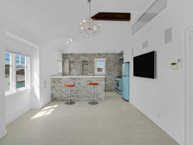 44 Sunset Ave — Photo 44
