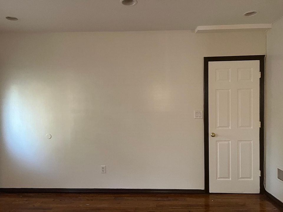 1st image of 8616 239th St Floor 1
