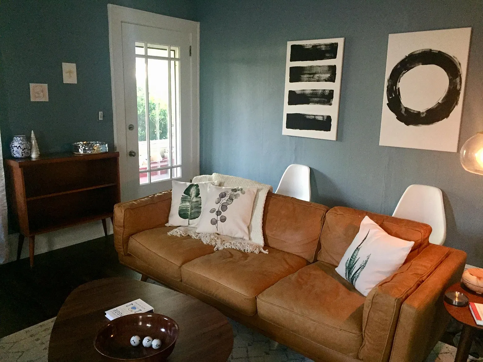 423 W Locust St — Photo 2