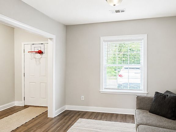 4th image of 1334 Crawford Creek Pl