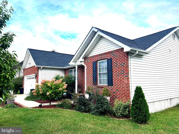 158 Reagan Dr, Inwood, WV 25428