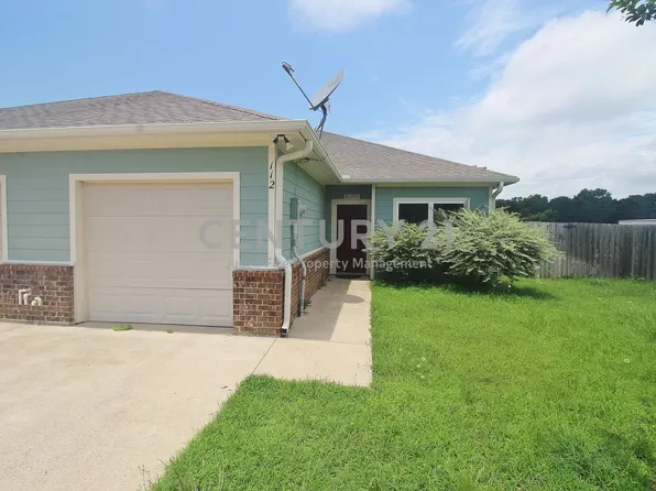 112 Bridle Ct, Mabank, TX 75143