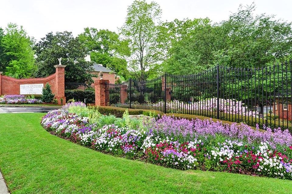 1st image of 24303 Plantation Dr NE #24303