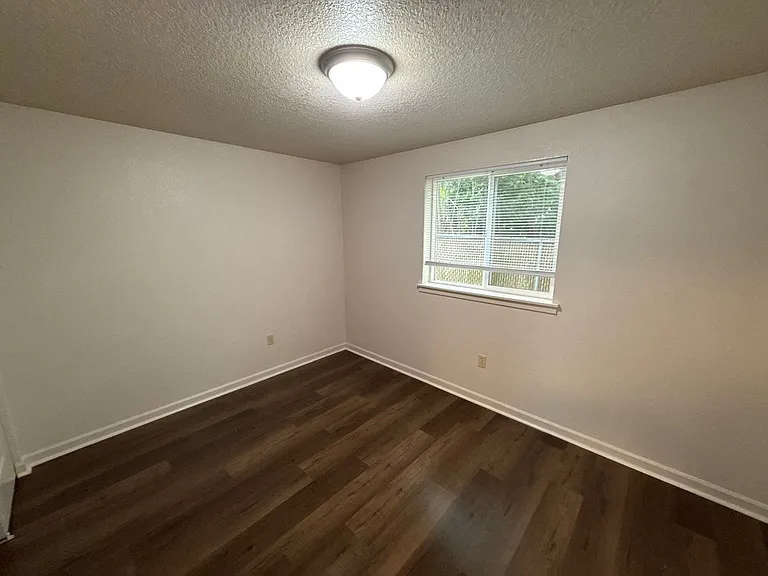 903 Bryan Ct — Photo 19