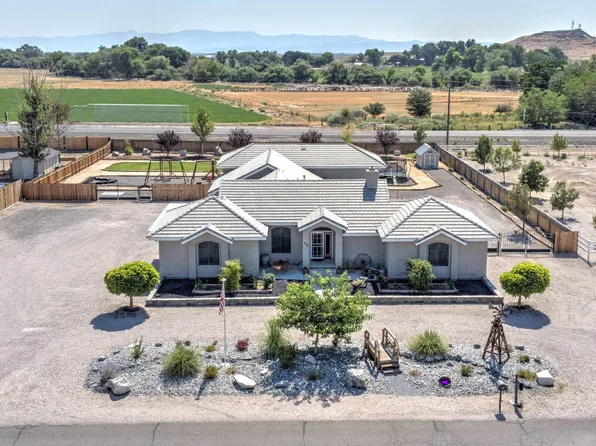 177 Carson River Dr, Fallon, NV 89406