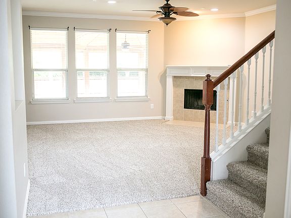 3rd image of 1571 Sweetbriar Dr
