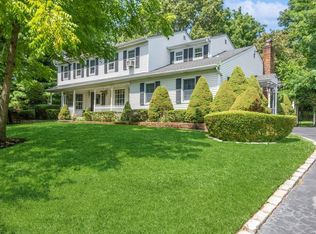 3 Red Oak Rd, Saint James, NY 11780