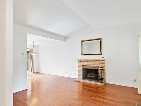 3rd image of 5421 Valley View Rd