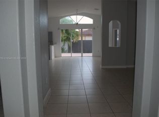 15451 SW 24th Ter, Miami, FL 33185