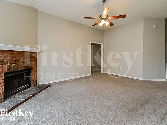 3rd image of 6546 Valley Oak Dr