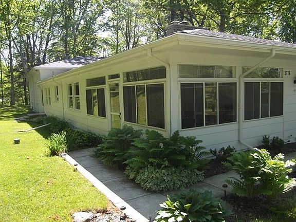 3rd image of 2776 Forest Hill Dr