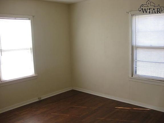 4th image of 3110 Southeast Dr