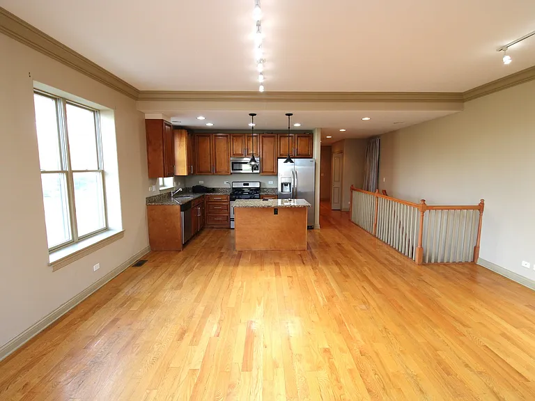 4622 W Schubert Ave #1 — Photo 2