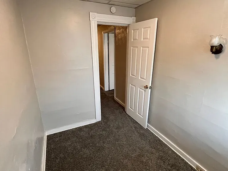 109 Kenova St — Photo 22