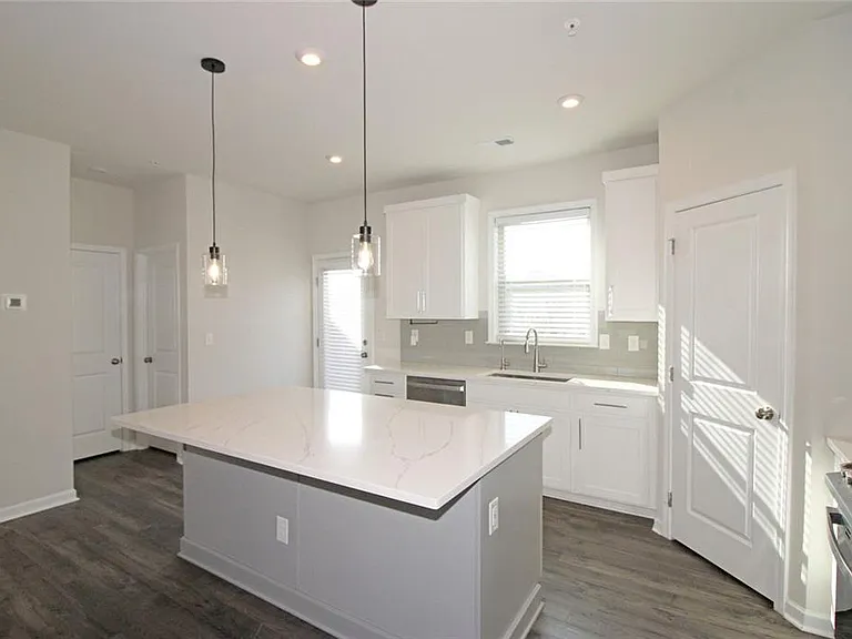 1675 Coasta Way — Photo 9