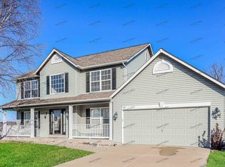 520 Faith Dr, Lake Saint Louis, MO 63367