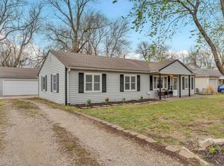 3453 SW Westview Ave, Topeka, KS 66611