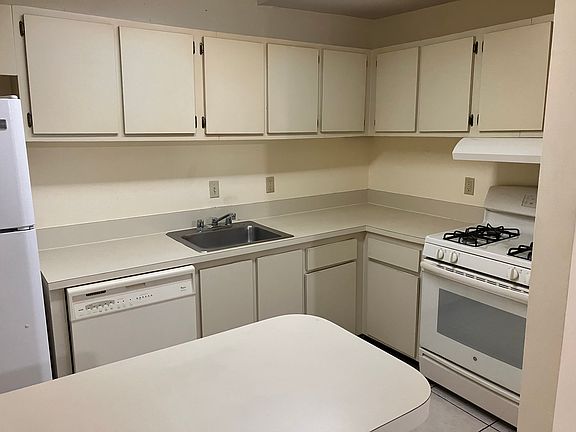 5th image of 6886 N Kendall Dr