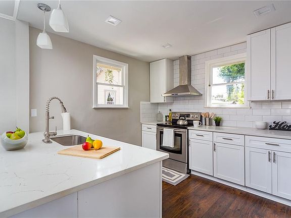5th image of 405 E Hanna Ave