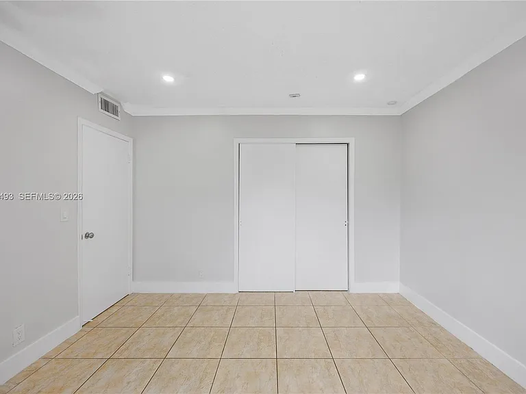 5420 Hollywood Blvd #208 — Photo 8