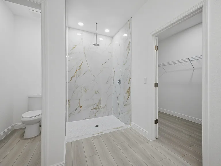 8010 Sandalwood Ln — Photo 14
